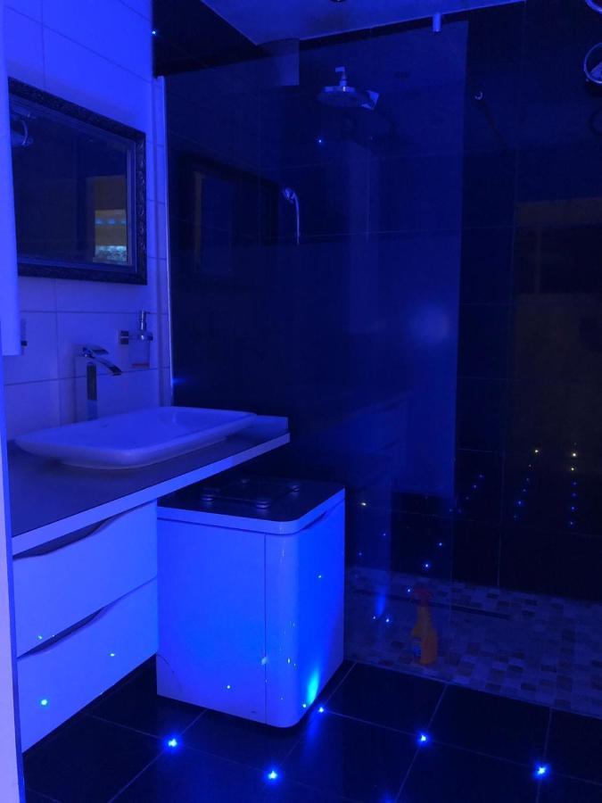Blau Apartment *